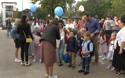 Tumultuous start to Alberta school year with possible teachers strike, confusion over school policies