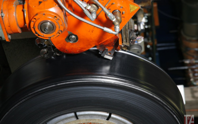 UK government should mandate retreads in public fleet procurement